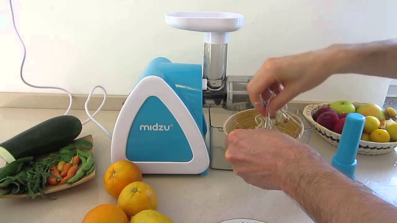 Midzu Slow Juicer juicing mung bean and wheat sprouts YouTube