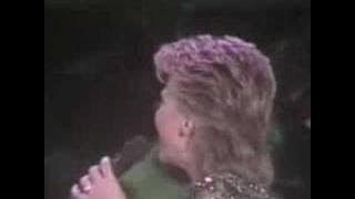 Olivia Newton John - Let me be there