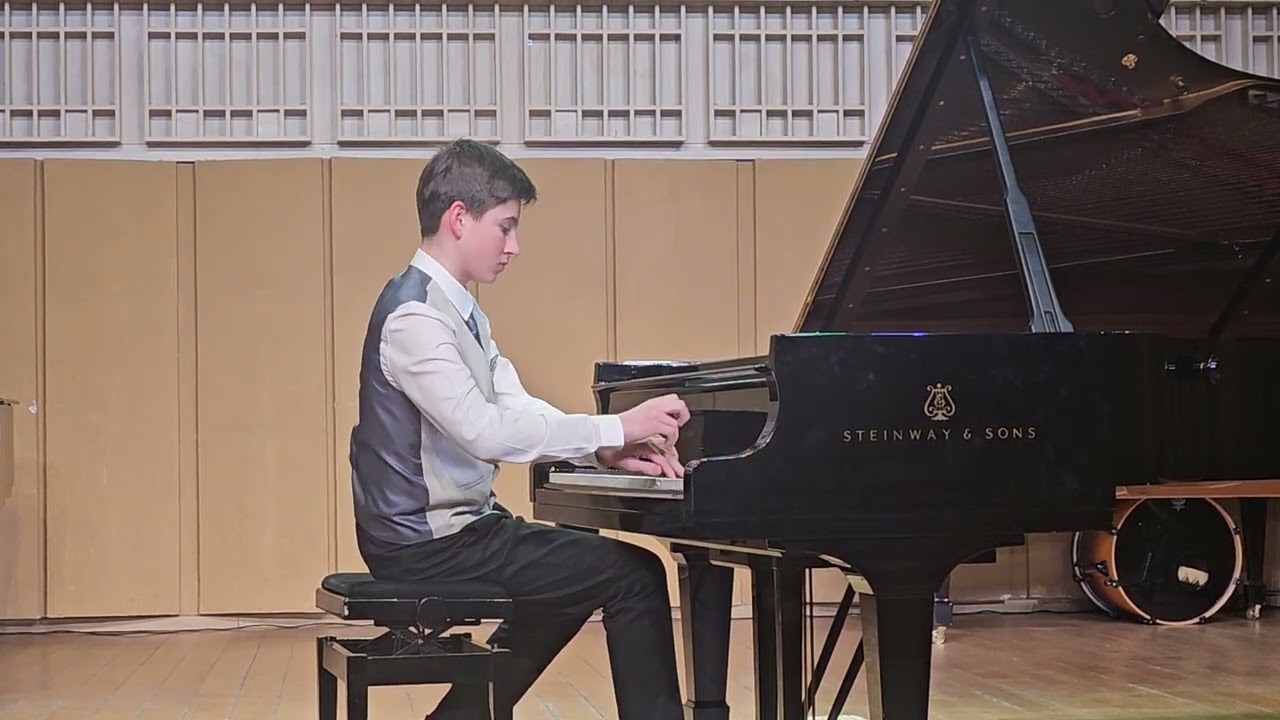 Damian Ciortan plays ,,Gnomenreigen