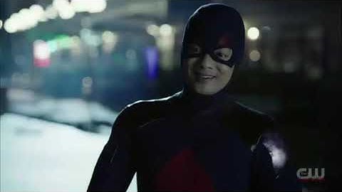 The Flash 8x04 Damian Vs. Future Team Flash / Reverse Flash Barry Runs for Armageddon