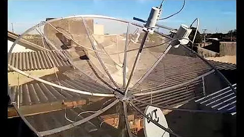 Qual o satélite que a Century utiliza?