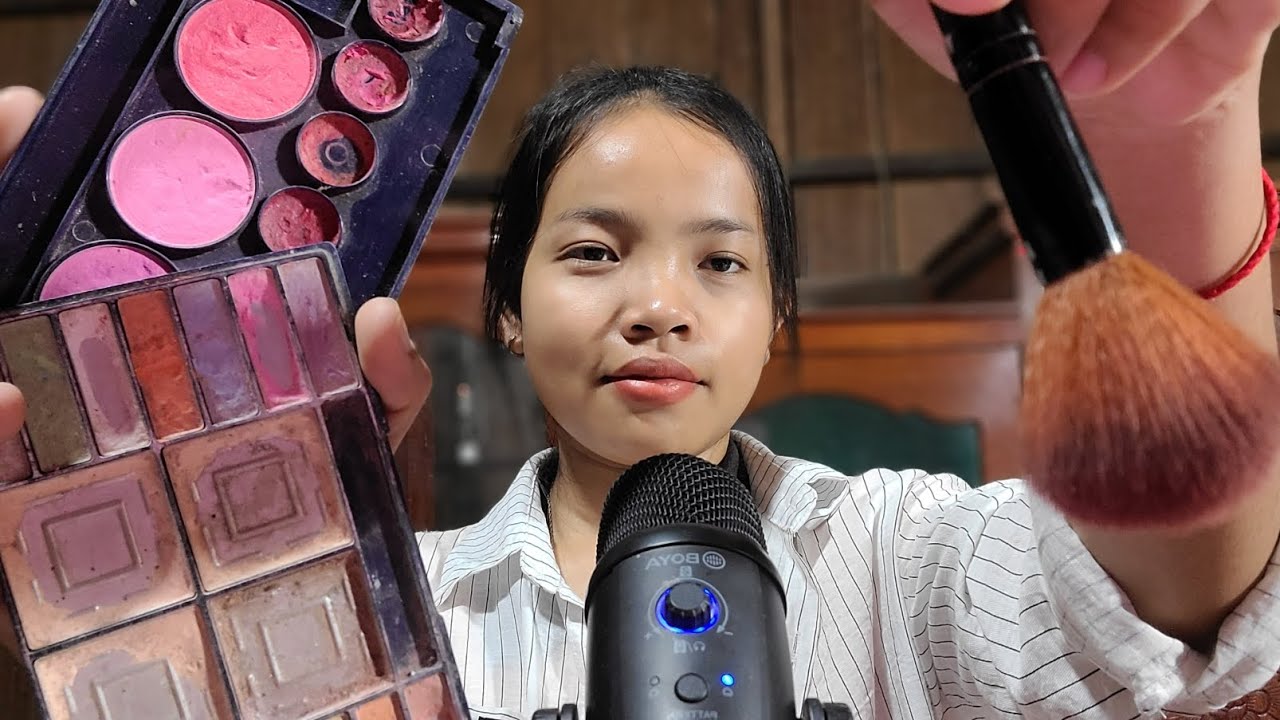 ASMR DOING YOUR MAKEUP ROLEPLAY - YouTube