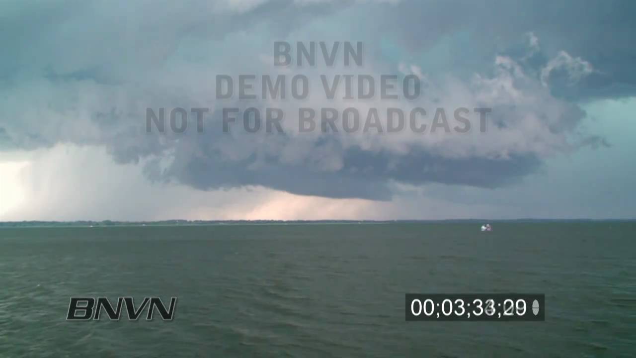 7/17/2010 Extreme Hail Storm and wall cloud video.