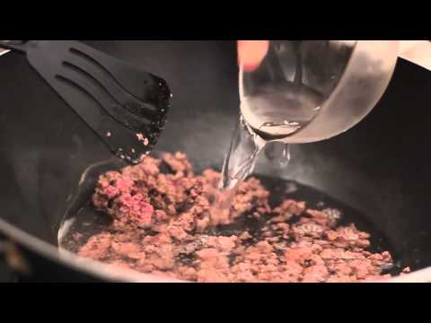 Video: Kami Membakar Kentang Dengan Daging Dalam Kerajang