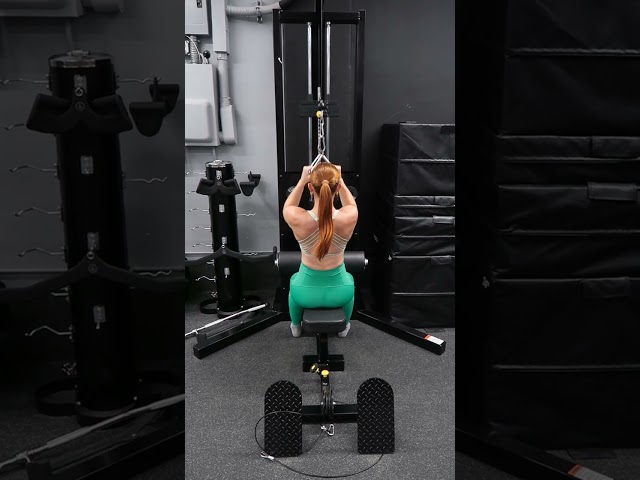 Lat Pulldown (Narrow)