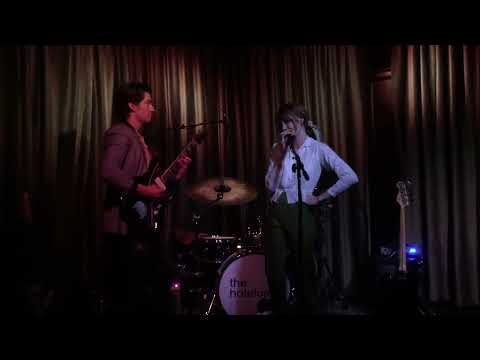 Girlie - Alexandra Savior & Alex Turner Live at the Cafe Hotel 12th May 2016