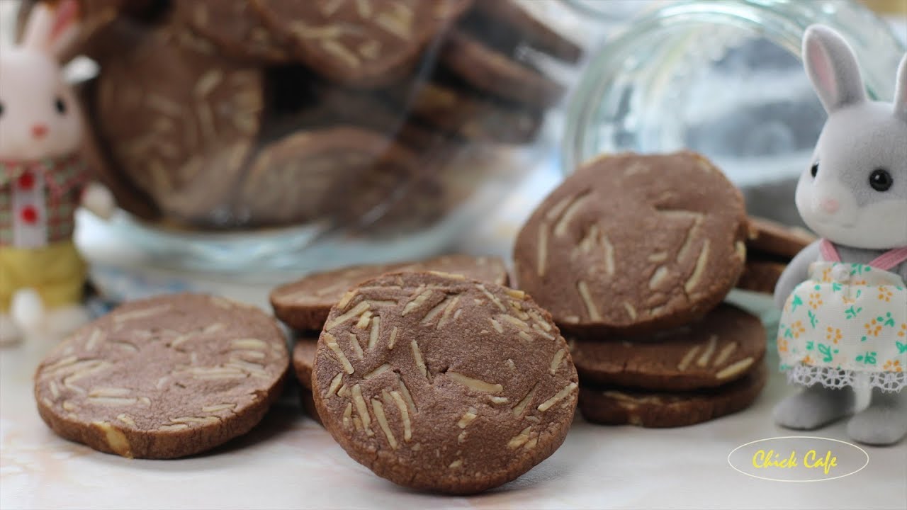 Chocolate Almond Cookies คุ้กกี้ช็อกโกเเลตอัลมอนด์สุดกรอบอร่อย