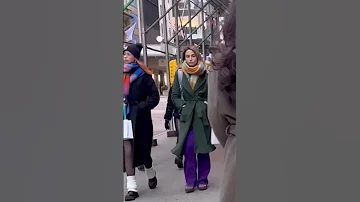 شاهد ردت فعل النساء و الرجال عند رؤية امرأة جميلة لن تصدق النهاية 