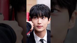 How To Be That Make Up Artist Hair Stylish