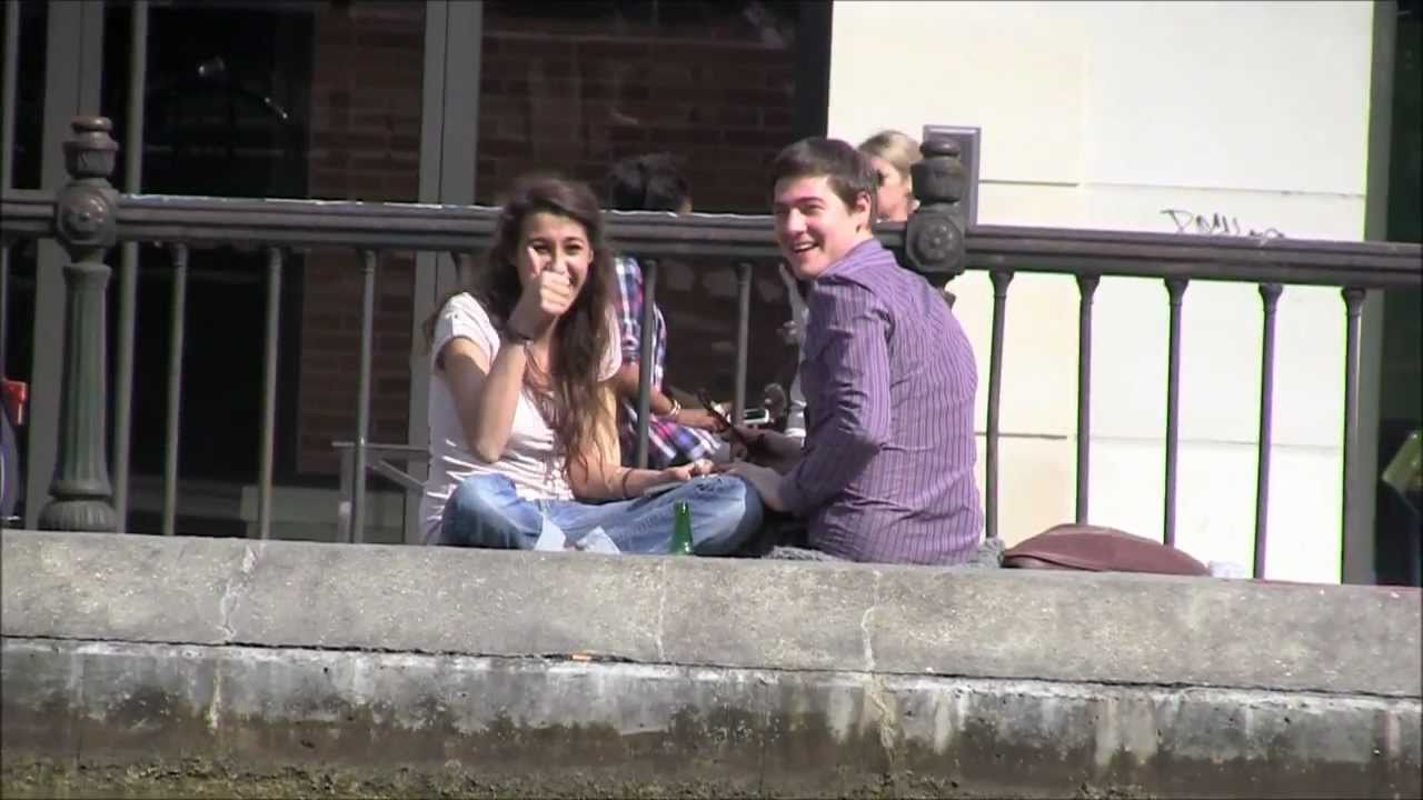 ar drone 1.0 Love couple in Paris surprised by AR.Drone