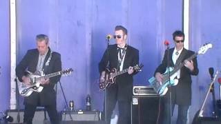Teddy Boy Band The Lincolns with 3 Ali Kat Guitars on Stage Big Train chords