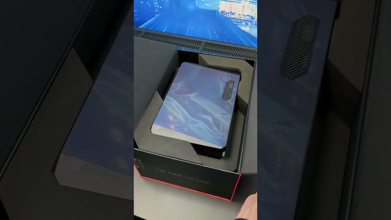  ROG NUC Unboxing