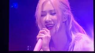 Rosé  singing Coming Home Cover