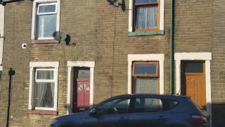 Pulsed EMF LF RF from no10 nextdoor (white door) reaches me when stood across rd 17.37 Tue 1.4.25 p1