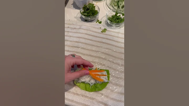 Make Vietnamese spring rolls with me. #springrolls #vietnamesefood