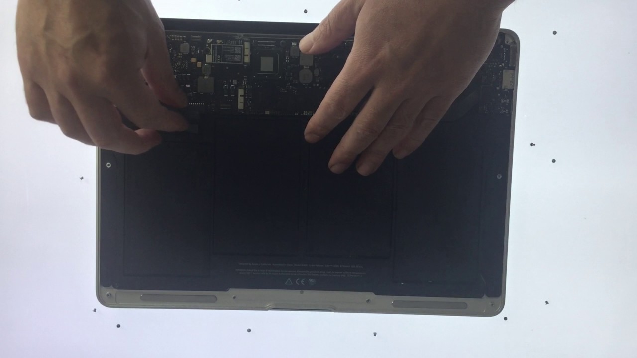How to replace the battery on an Apple Macbook Air - macOS ...