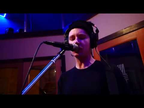 Sleduj Le Rev- Electric Arc live on Sessions From The Box na YouTube