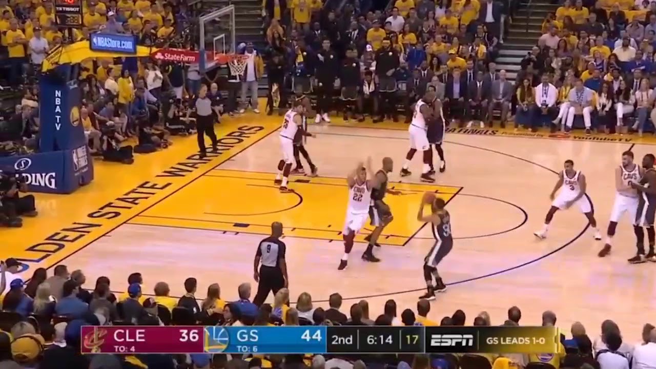 NBA Finals Game 2 1Minute of Stephen Curry hitting unbelievable