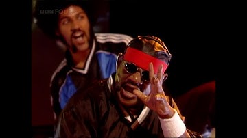 Kung Fu Fighting - REMIX 1998 - Bus Stop & Carl Douglas - Fantastic Performance!