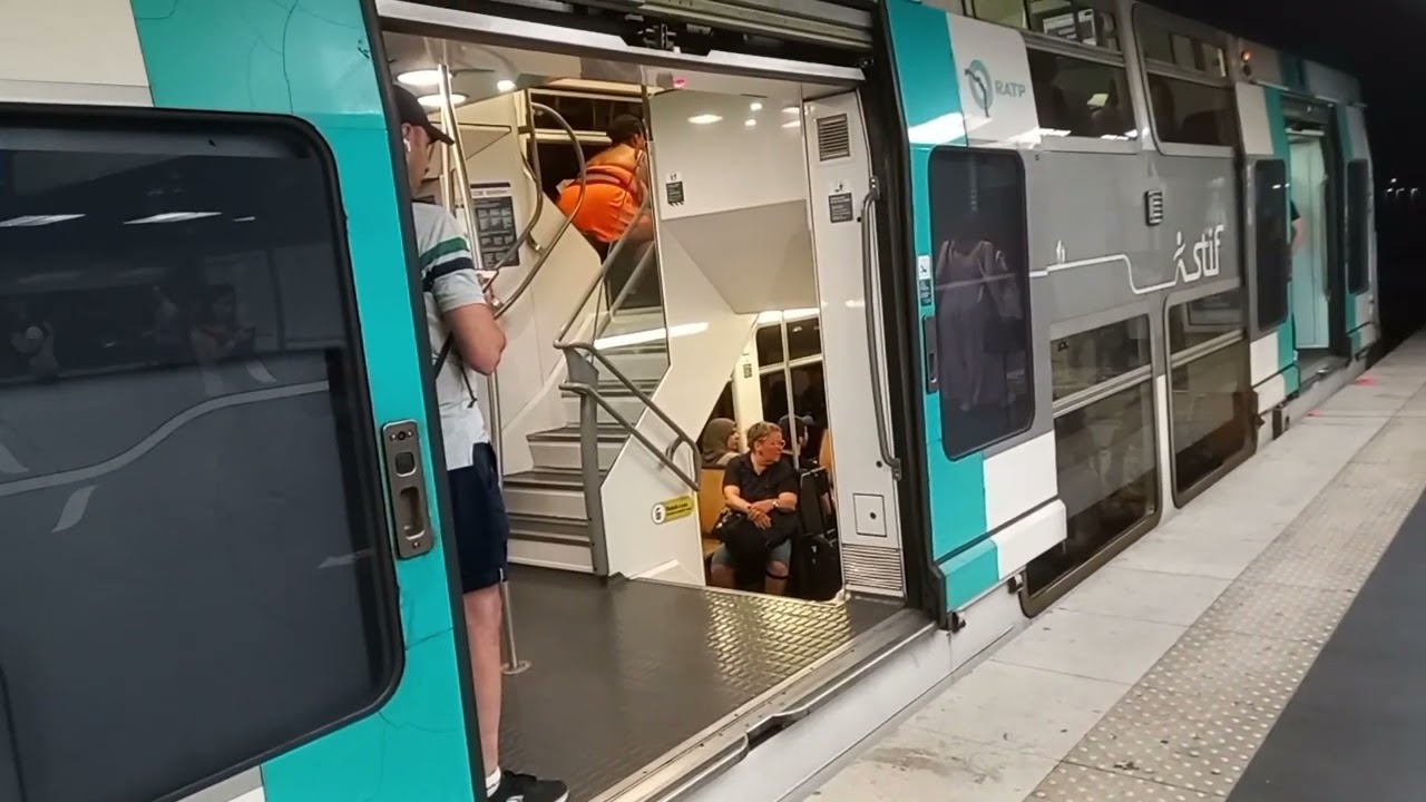 Spot à chatelet les halles avec le RER A,B et D puis le métro 11