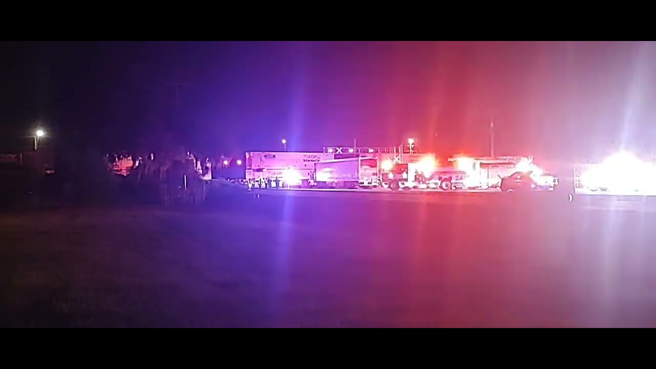 CSX IO45 hit a semi Truck at county line Road - YouTube