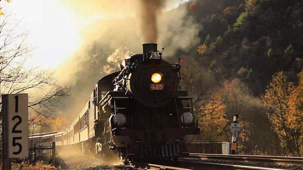 Reading & Northern 425: Autumn In the Lehigh Gorge