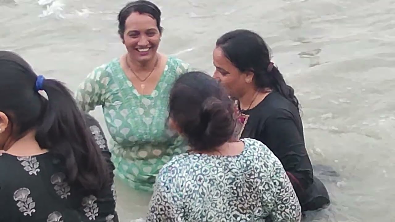 चीन ताई ने किया बहनों के साथ गंगा स्नान हरिद्वार 🐛🪱🗾🙏