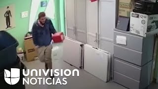 Video muestra a un hombre incendiar un centro juvenil LGBT en Phoenix