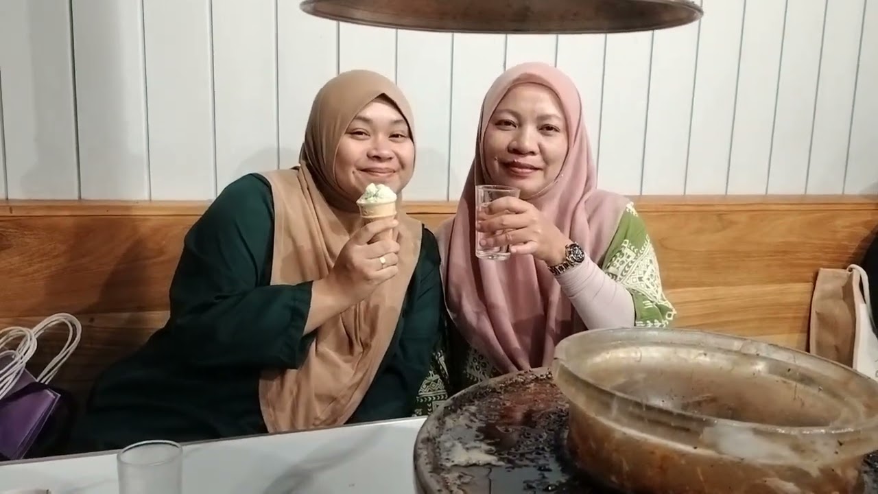 Dinner bersama kwn² sempena perpisahan dgn adik manis yg nk pergi berhijrah ke semenanjung