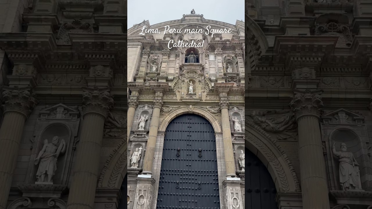Peru, Lima : Main square Cathedral. 