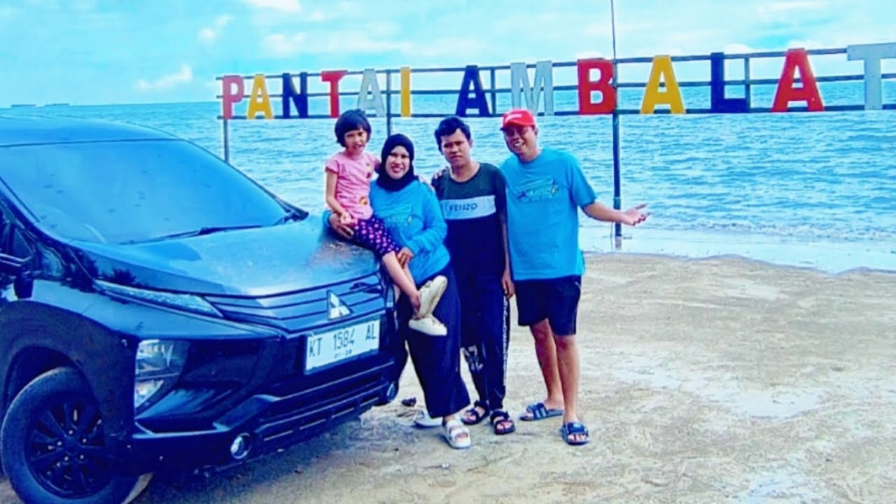 Keseruan Pergantian tahun dipantai Ambalat. Seru banget kembang api gak habis-habis 🎉