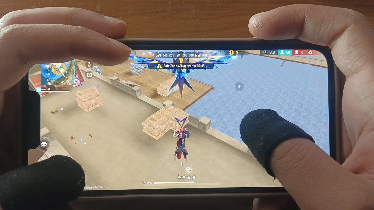 4 FINGER HANDCAM OF I PHONE 14 