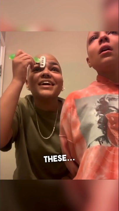 She shaved her eyebrows for her little sister battling cancer ❤️