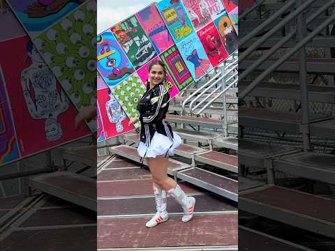 Fiz meu look pro Loolapalooza customizando roupas velhas