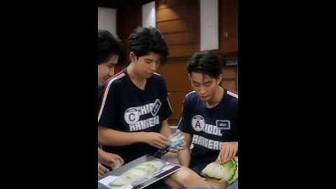 Mark was so serious about turning Neo into that cucumber man 😭😭so cute 😚😚#neomark #onlyfriendsseries