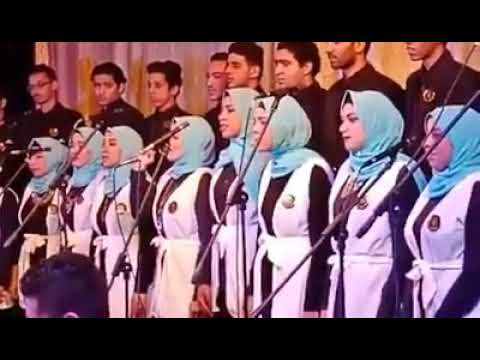 قال ايه شرابي مدلدل و كاويه شعري ب مكواه رجل كمان
