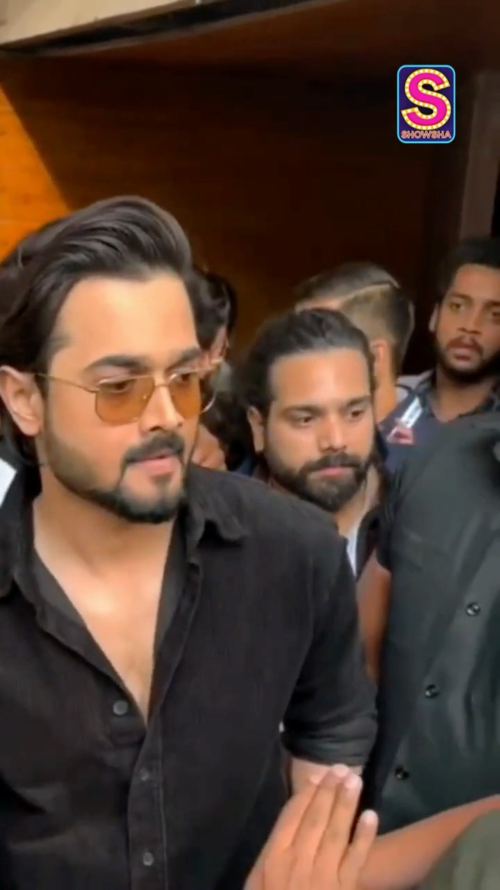 BB Ki Vines: Delhi Crowd Goes Crazy For The OG Youtuber Bhuvan Bam At An Event | #shorts | N18S