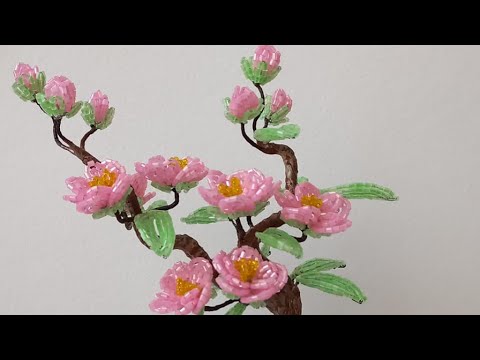 Цветущая сакура из бисера