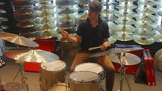 Quick demo of 2 Agop 30th 20 rides and Zildjian K Cons Bounce 22