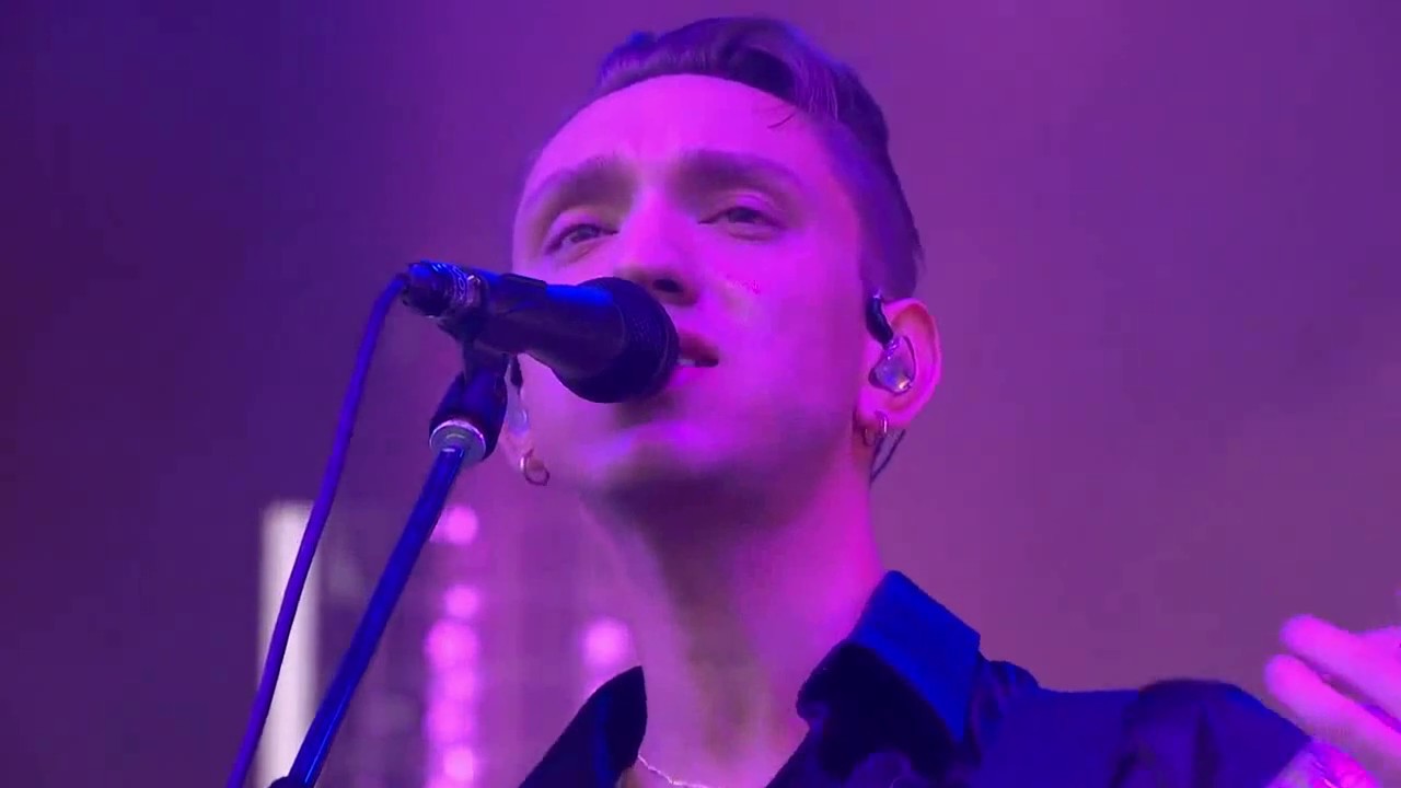 The xx - Say Something Loving (Live at Glastonbury 2017)