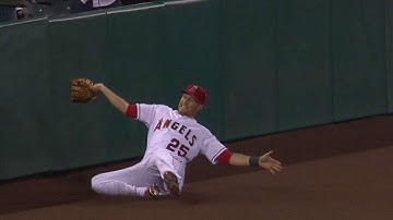 STL@LAA: Nava slides to make an impressive catch