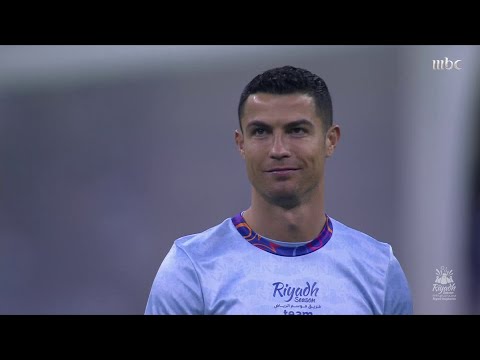مصافحة رونالدو وميسي وانطلاق مواجهة نجوم الهلال والنصر أمام باريس سان جيرمان
