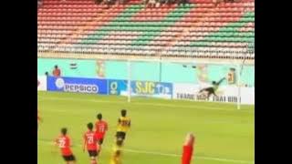 Ariff Farhan Md Isa gol dari jarak 30 meter Vietnam Newspaper Cup 2012