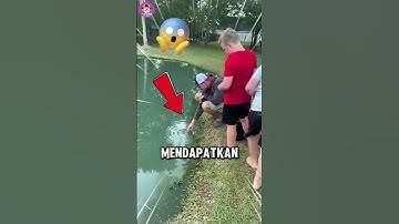 Begini Cara Menangkap ikan Pake Tangan Kosong😵‼️#shortvideo #shorts #fishing