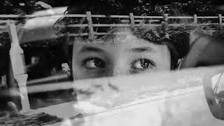 Sub La Pontoj – Filmo por La Usona Bona Film-Festivalo