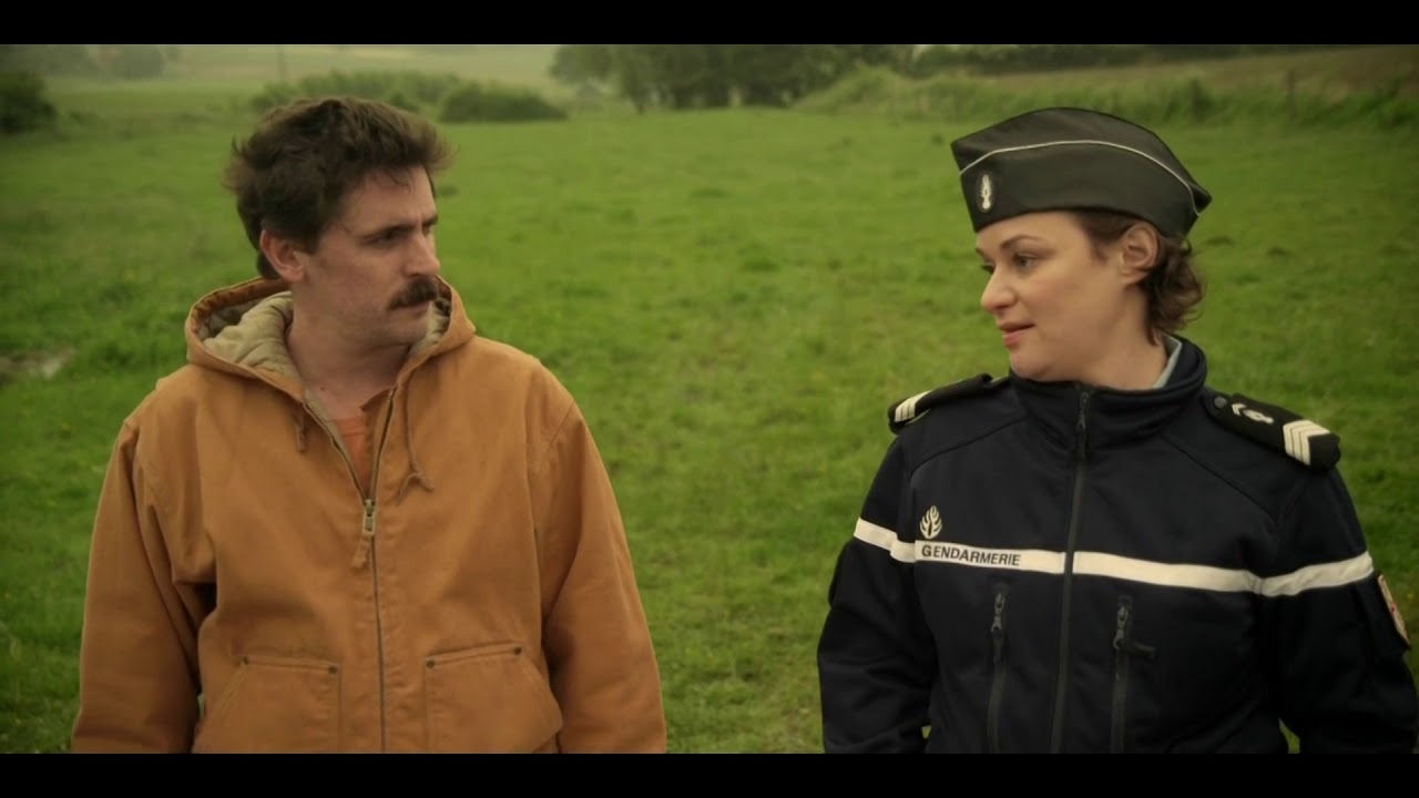 "Toujours aussi coincé de la braguette"  : La gendarmette adorable