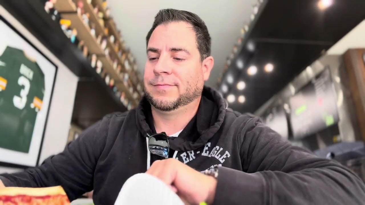 iPhone 17 Pro Dual Video & PIZZA в Brick 3 Milwaukee