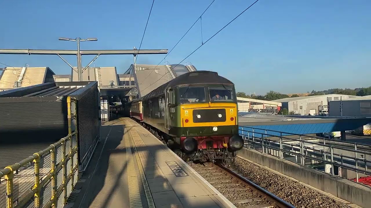 D1924+D1935 Passes Reading For Canterbury on The Golden Arrow