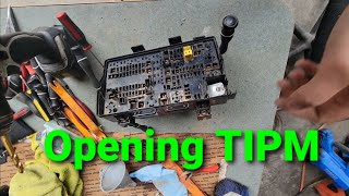 13-18 ram 2500 3500 how to take apart tipm fuse relay box
