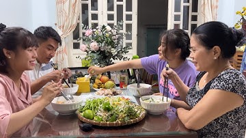 CON DÂU NGÀY ĐẦU TIÊN TRỔ TÀI NẤU BÚN NƯỚC LÈO ĐẶC SẢN CÀ MAU | Thôn Nữ Cà Mau